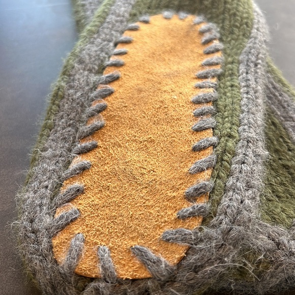 The Elder Statesman Green Lounge Socks OSFA New with tags retail 630.00 unisex - Picture 3 of 6